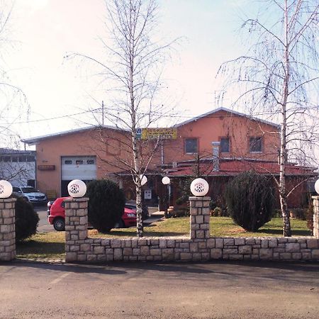 Hotel Derby Orasje エクステリア 写真