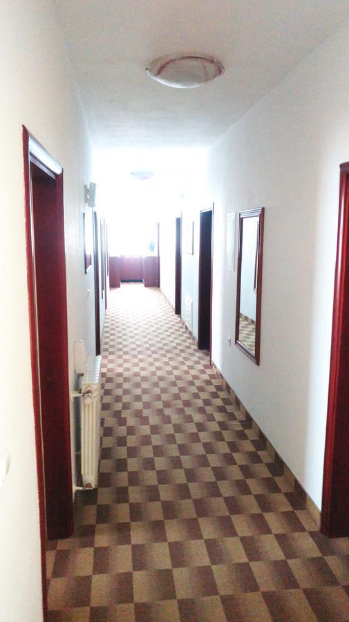 Hotel Derby Orasje エクステリア 写真