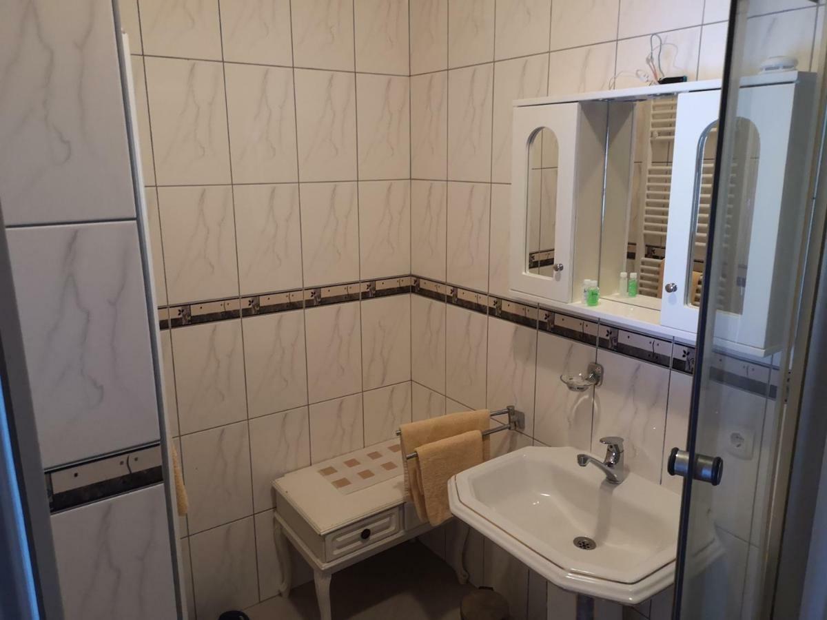 Hotel Derby Orasje エクステリア 写真